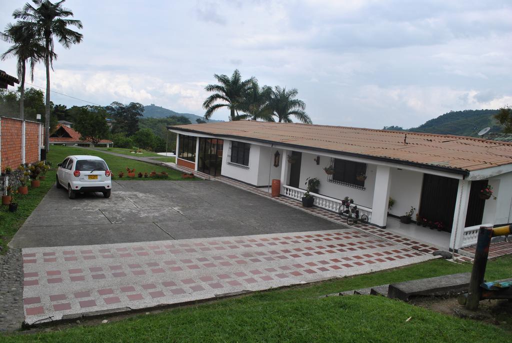 Hostal Don Bernardo Santa Rosa De Cabal Exterior photo