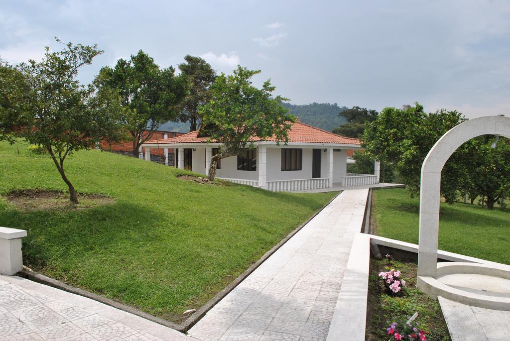 Hostal Don Bernardo Santa Rosa De Cabal Exterior photo