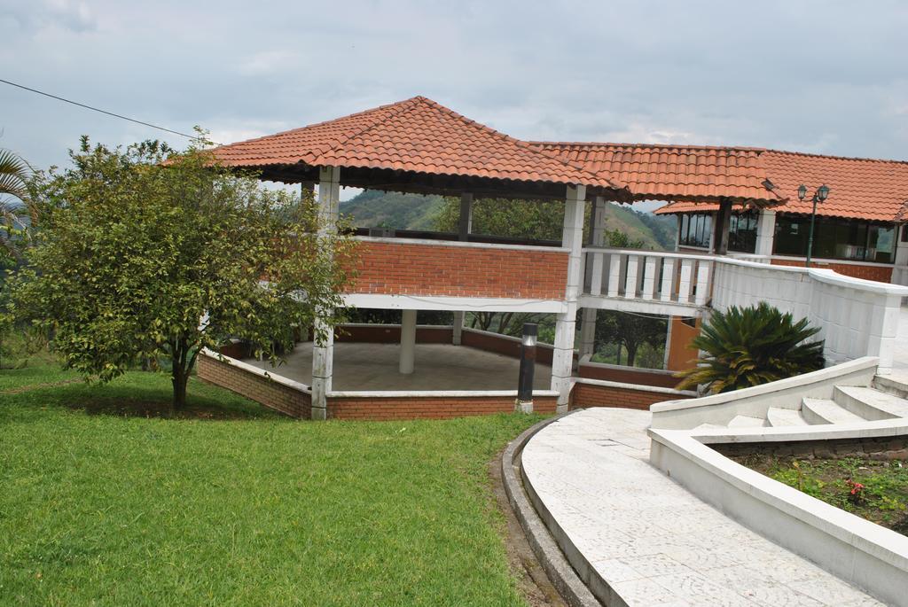 Hostal Don Bernardo Santa Rosa De Cabal Exterior photo